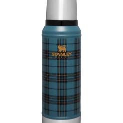 Outlet 🥰 Stanley The Vintage Loom Legendary Classic Bottle | 1.0 QT 👍 -SWEESE Shop B2B Web PNG The Vintage Loom Classic Bottle 1 0QT Balsam Plaid Front